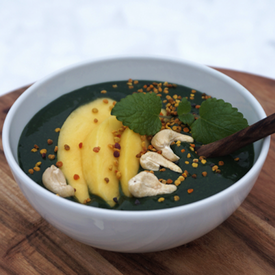 CHLORELLA AND MANGO BOWL